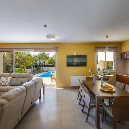 빌라 At Last You Can Rent The Perfect Luxury In Larnaca, Larnaca 1392 페리볼리아