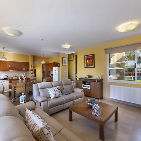 At Last You Can Rent The Perfect Luxury In Larnaca, Larnaca 1392 빌라