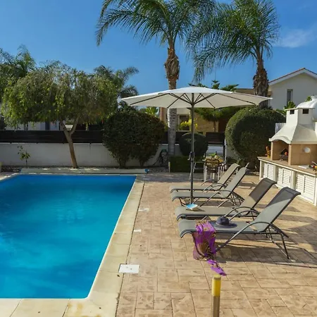 At Last You Can Rent The Perfect Luxury In Larnaca, Larnaca 1392 빌라 페리볼리아